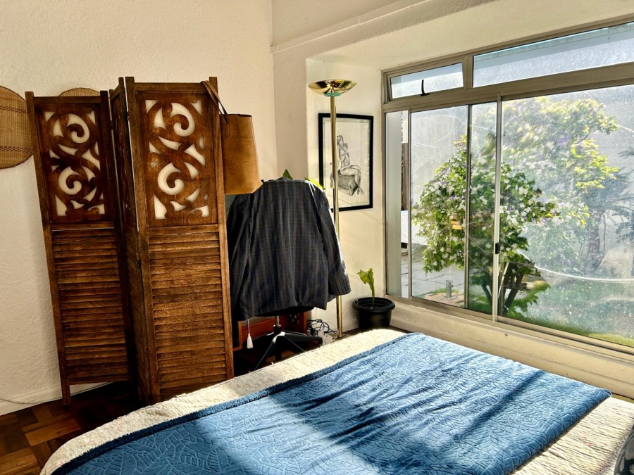 2 Bedroom Property for Sale in Sea Point Western Cape